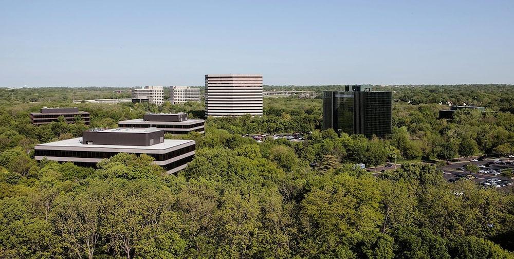 Doubletree By Hilton Kansas - Hotel