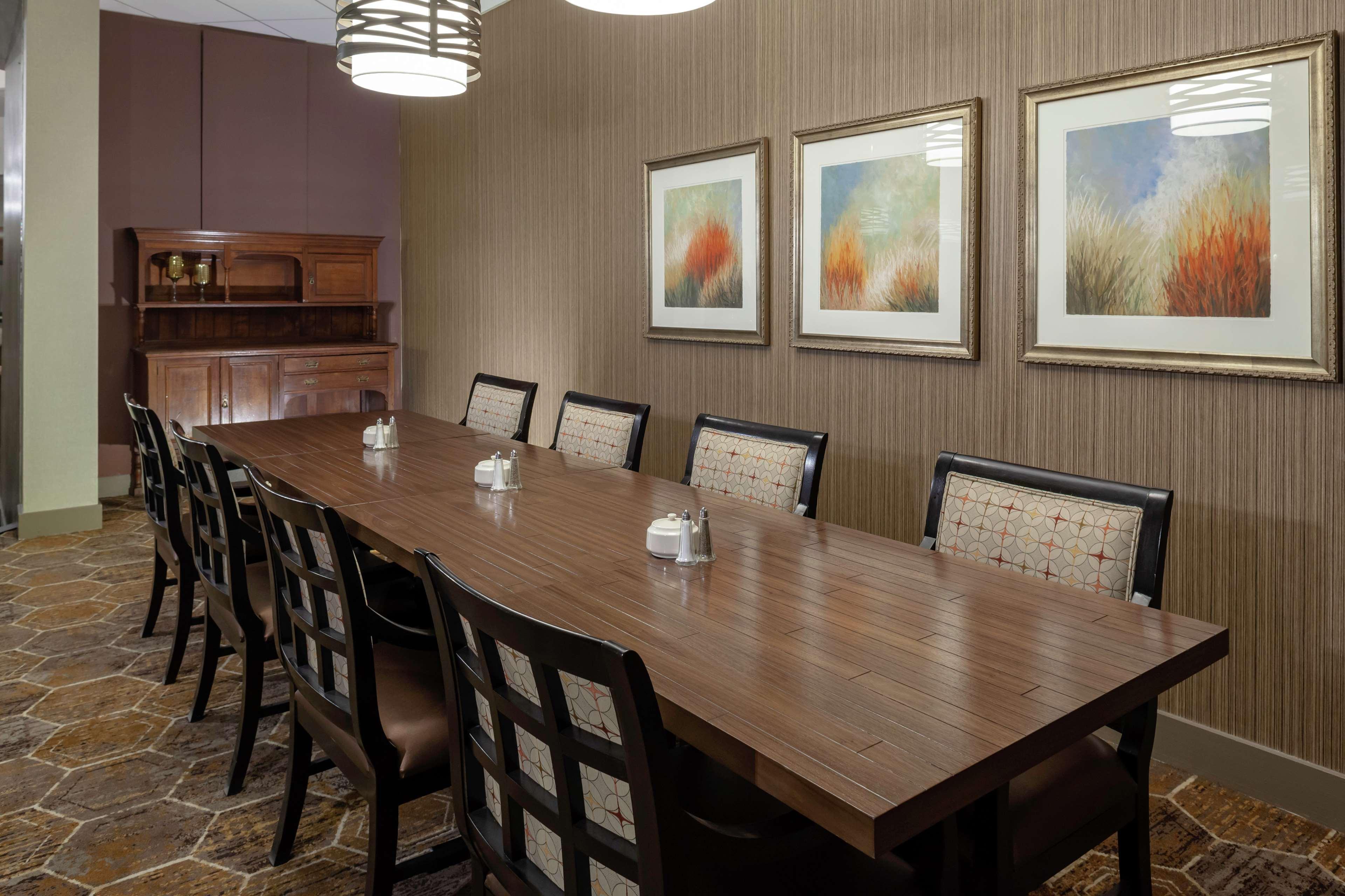 Doubletree By Hilton Kansas - Hotel 3*