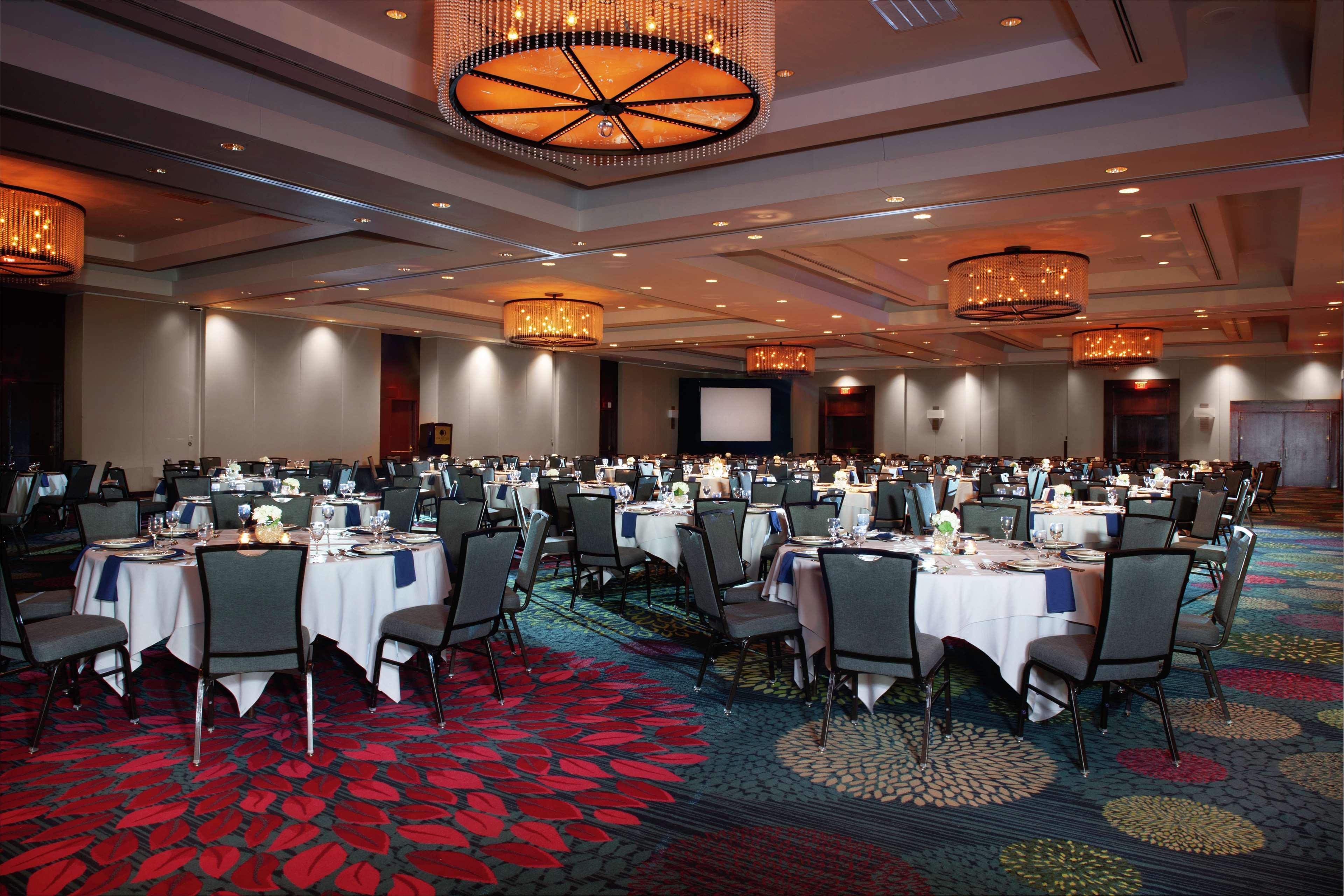 Hotel Doubletree By Hilton Kansas -
