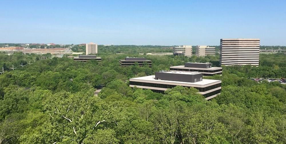 Doubletree By Hilton Kansas - Hotel 3*