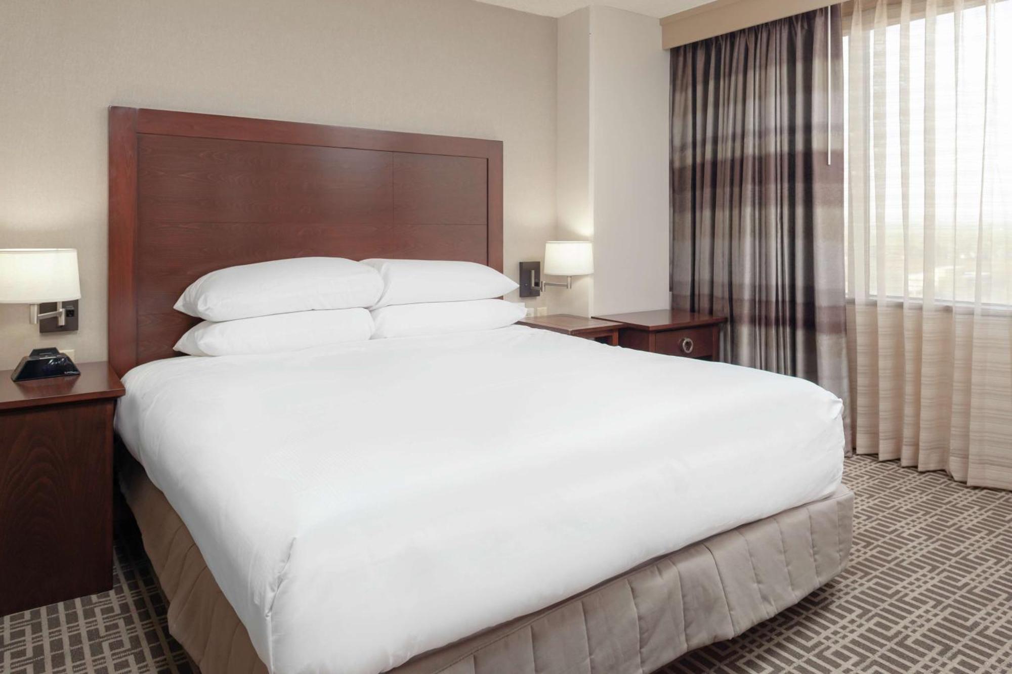 Doubletree By Hilton Kansas - Hotel 3*