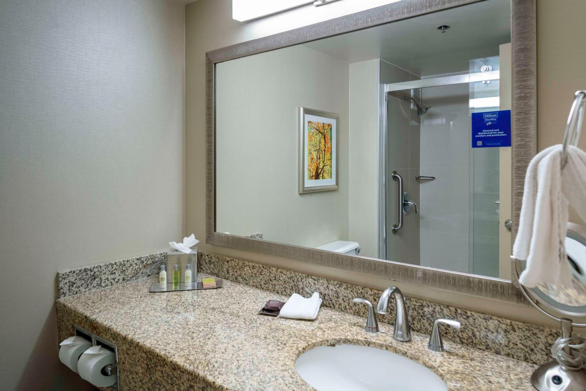 Hotel Doubletree By Hilton Kansas - 3*