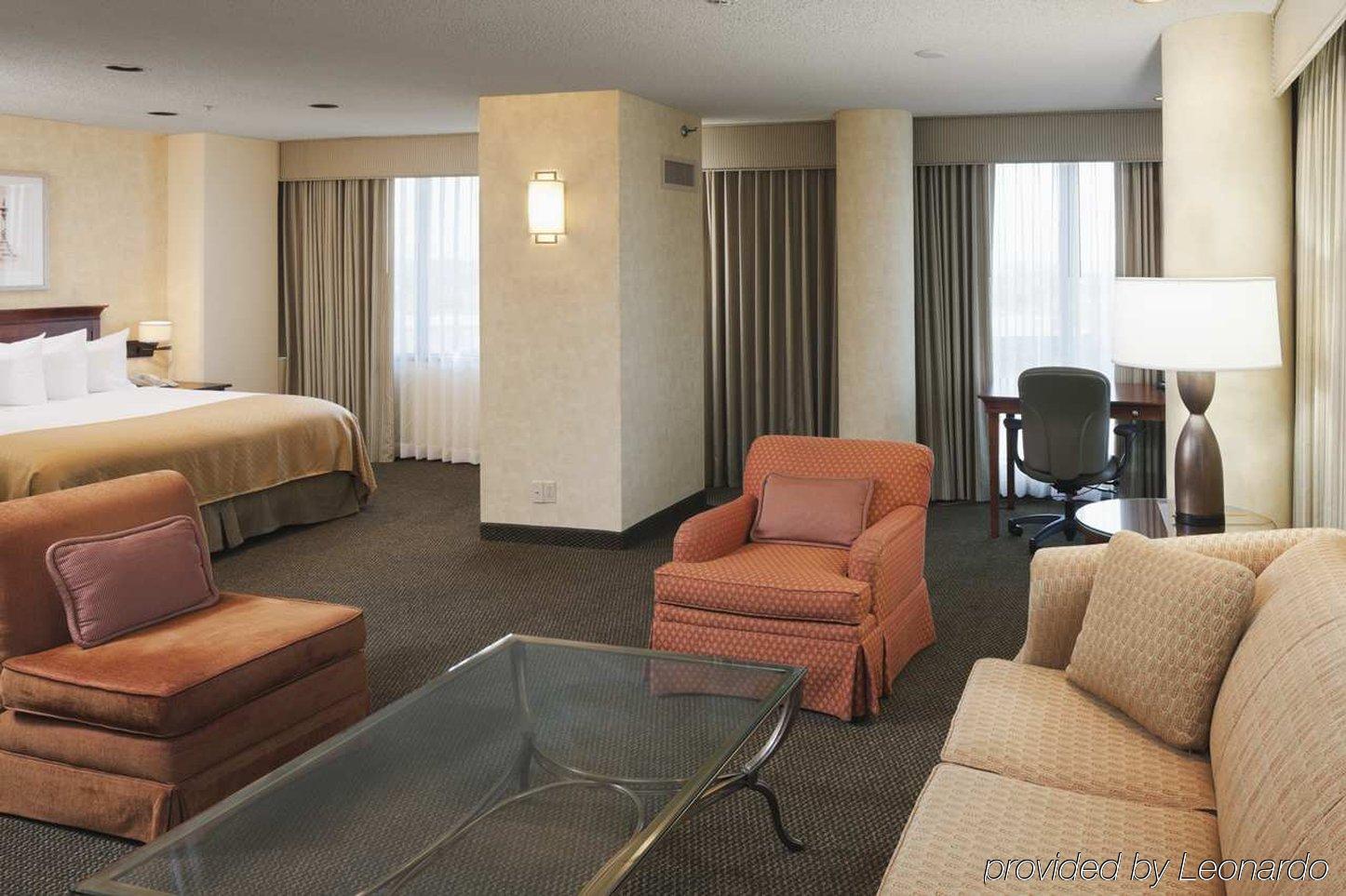 Hotel Doubletree By Hilton Kansas - Overland Park