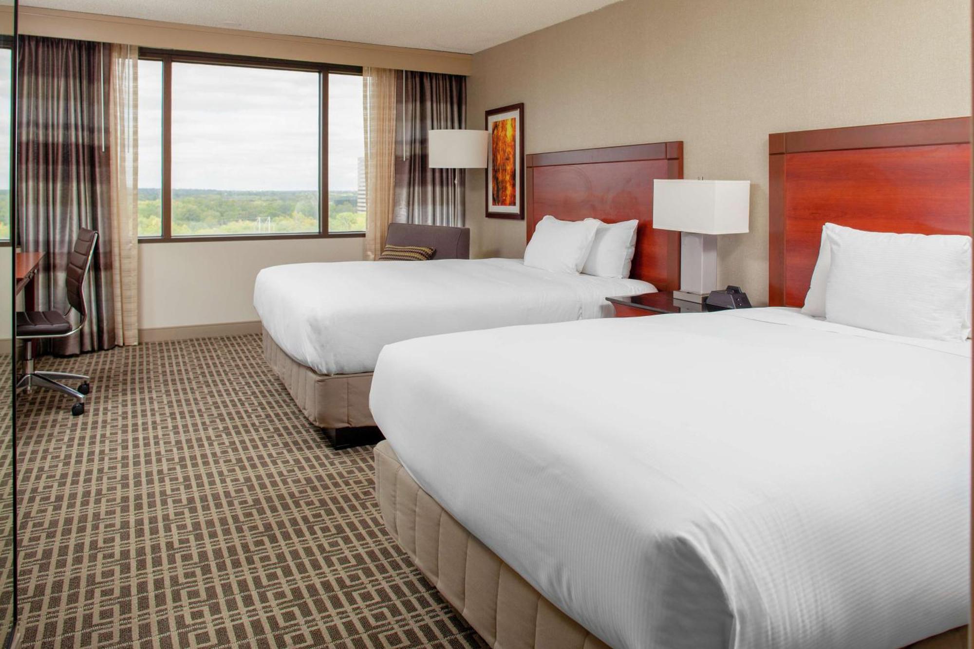 Doubletree By Hilton Kansas - Hotel