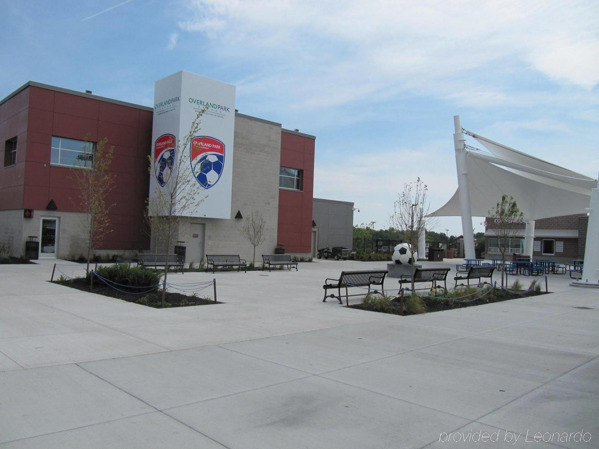 Doubletree By Hilton Kansas - Hotel 3*